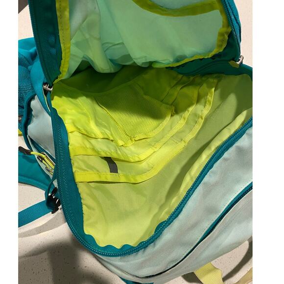 The North Face Slingshot Two Tone Green/Light Blue Multi Pocket Backpack Hiking - Picture 3 of 5